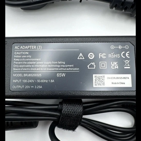 Lenovo Black Power Adapter 65W - Picture 2 of 3